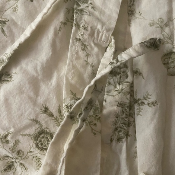 Pottery Barn Elegant Green and White Quilted Shams(pair) - Picture 6 of 7